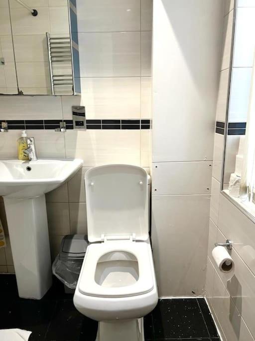 Comfortable Studio Flat Near Central London Bagian luar foto