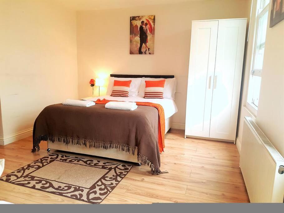 Comfortable Studio Flat Near Central London Bagian luar foto