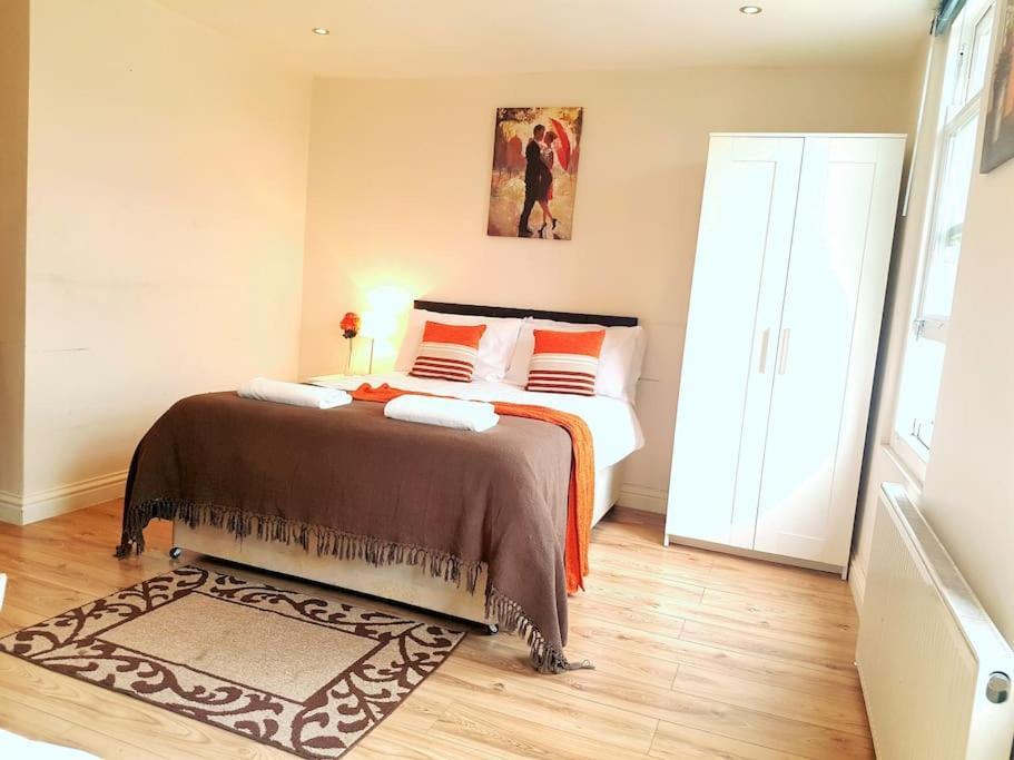 Comfortable Studio Flat Near Central London Bagian luar foto