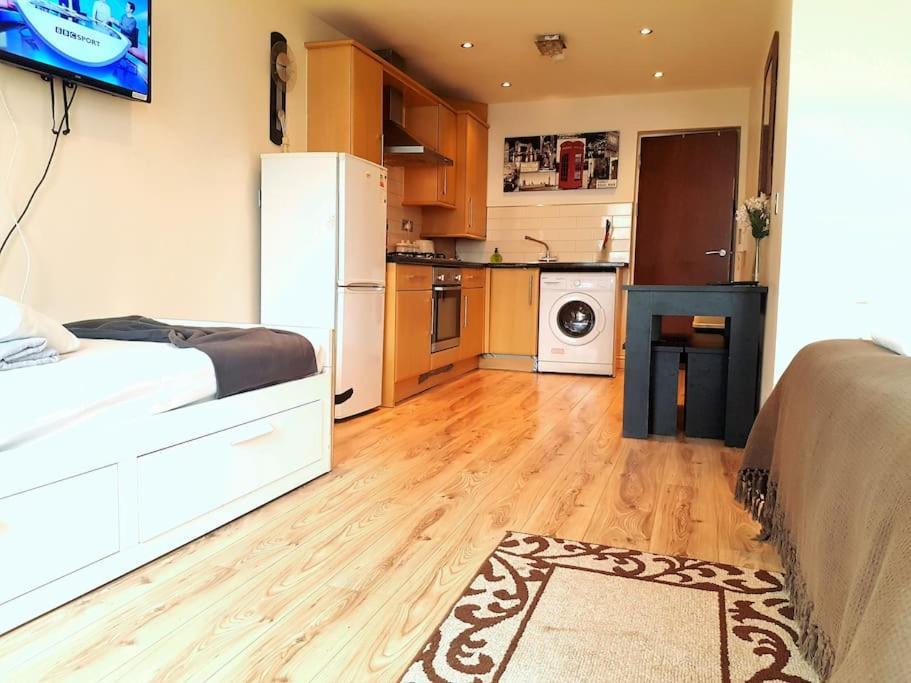 Comfortable Studio Flat Near Central London Bagian luar foto
